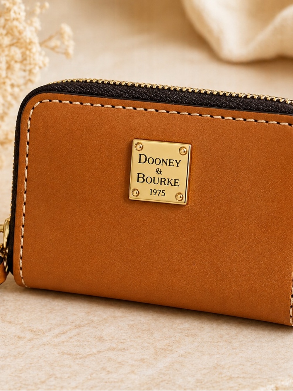 Dooney Bourke Y2K Leather Zip Wallet Coin Purse Brown Gold Plate NEW